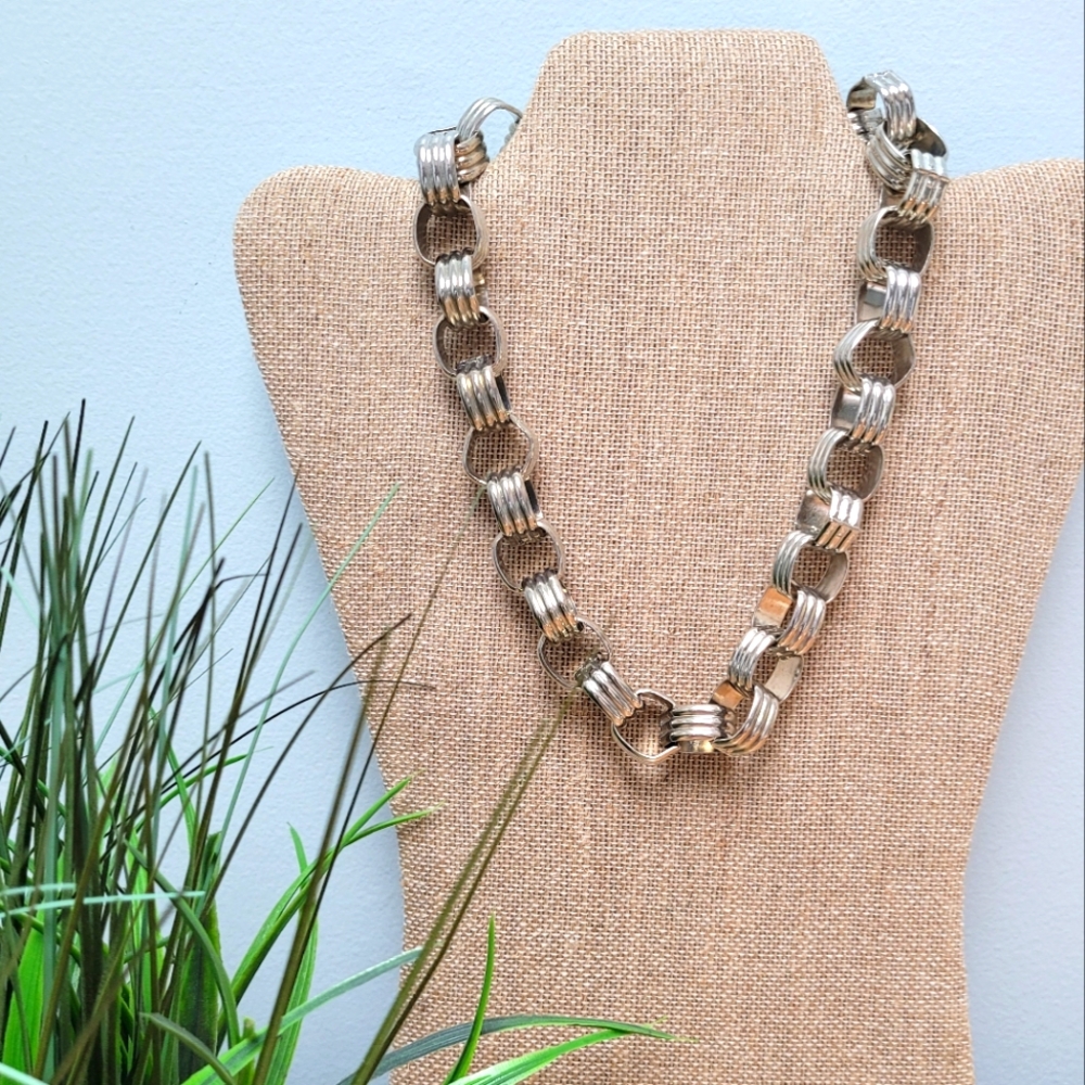 ANN TAYLOR | Chunky Chain Link Necklace